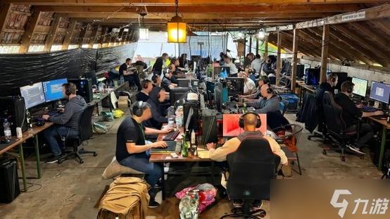 60名玩家齐聚波兰lan party 重温神作《雷神之锤2》